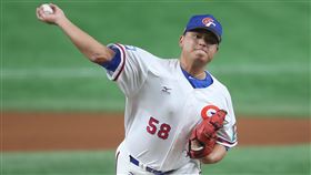 12強台澳戰　胡智為先發5局成功封鎖（1）2019世界12強棒球錦標賽複賽賽程最後一天，中華隊16日以5比1擊退澳洲隊，先發投手胡智為主投5局無失分，成功封鎖澳洲打線。中央社記者張新偉東京攝　108年11月16日