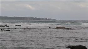 灣近日受到東北季風影響、海象不佳，為了安全起見，航港局東部航務中心表示，今（7）日台東往返蘭嶼的航班全數停駛。（圖／記者王浩原提供）