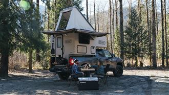 車尾放上這車廂　皮卡直接變身露營車