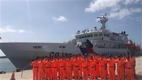 艦隊分署移撥千噸屏東艦進駐澎湖（2）海巡署艦隊分署移撥1000噸級的屏東艦（CG-135）7日起進駐澎湖海巡隊，面對澎湖海域複雜情勢，艦隊分署未來將秉持「超前部署、預置兵力、彈性運用」原則，掌握澎湖海域情勢發展及漁船作業情形。（澎湖海巡隊提供）中央社　109年10月7日