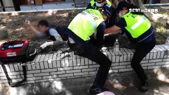 不滿被看　男湖口休息站持刀砍路人