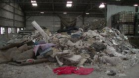 玻璃纖維廢料棄置閒置廠房