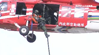 國慶黑鷹首垂降　5百幸運兒抽籤入場