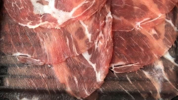 火鍋肉片晶瑩剔「透」　網酸刀功了得