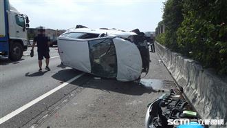 撞聯結車騰空翻10圈　她命大僅擦傷