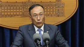 劉德立說明蔡總統8月出訪中南美洲友邦外交部次長劉德立（圖）30日在總統府召開記者會，說明總統蔡英文8月中旬將出訪友邦巴拉圭及貝里斯，主軸為「同慶之旅」；去程將過境美國洛杉磯，回程過境休士頓。中央社記者徐肇昌攝　107年7月30日