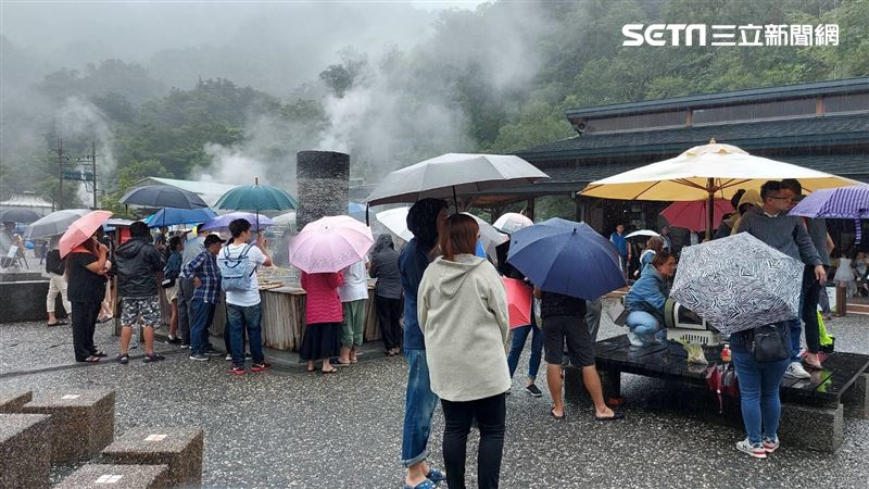 車位滿了　清水地熱、五峰旗啟動交管