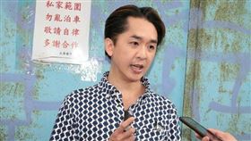 鄧兆尊跟3位女友同居。(翻攝百度)