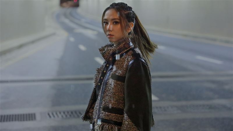 才剛拿完金曲　鄧紫棋歎優秀沒有自由