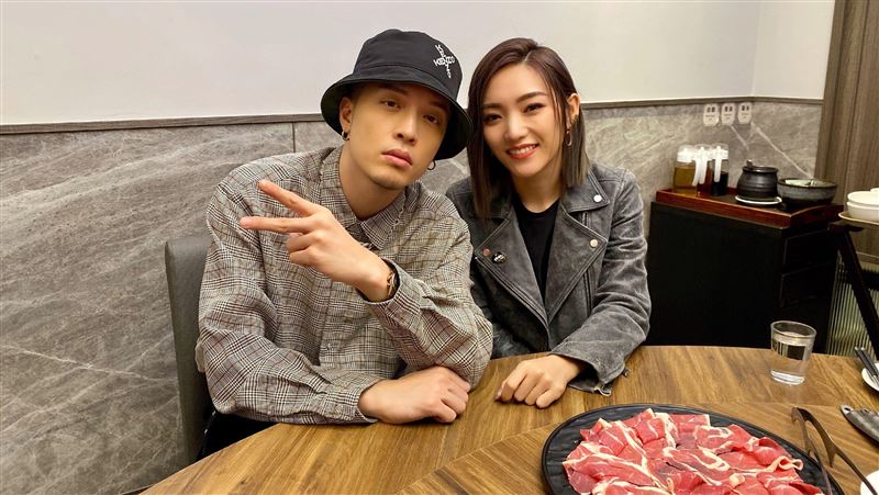 閻奕格找歌王吃播唱歌　竟因這事喊卡