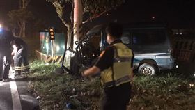 恆春,省北路,車禍,受困,自撞