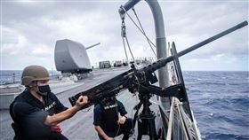 美第七艦隊公開3照片！中國崩潰批「擅闖領海」：停止挑釁（圖／翻攝自U.S. 7th Fleet臉書）
