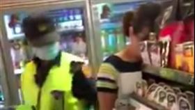 大媽,大叫,員警,驚嚇,便利商店