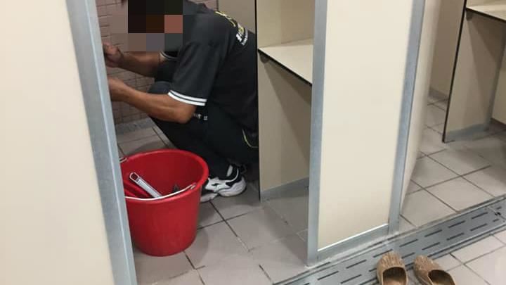 女淋浴間見男維修工　男女意見差很大