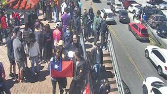 狂！合歡山日夜狂塞　今晨人車又擠爆