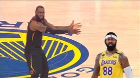 網友改圖嘲諷Markieff Morris。（圖／翻攝自推特）