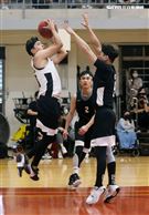 邱勝翊（王子）、邱宇辰、坤達、錢薇娟、顏行書、禾浩辰、張書豪、孫其君、陳彥允、劉書宏、李迪恩、大飛、小祿、Masha、男團泰坦TITAN團員正義、比利、吳岳擎，以愛之名-明星籃球公益賽。（記者邱榮吉/攝影）