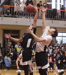 邱勝翊（王子）、邱宇辰、坤達、錢薇娟、顏行書、禾浩辰、張書豪、孫其君、陳彥允、劉書宏、李迪恩、大飛、小祿、Masha、男團泰坦TITAN團員正義、比利、吳岳擎，以愛之名-明星籃球公益賽。（記者邱榮吉/攝影）