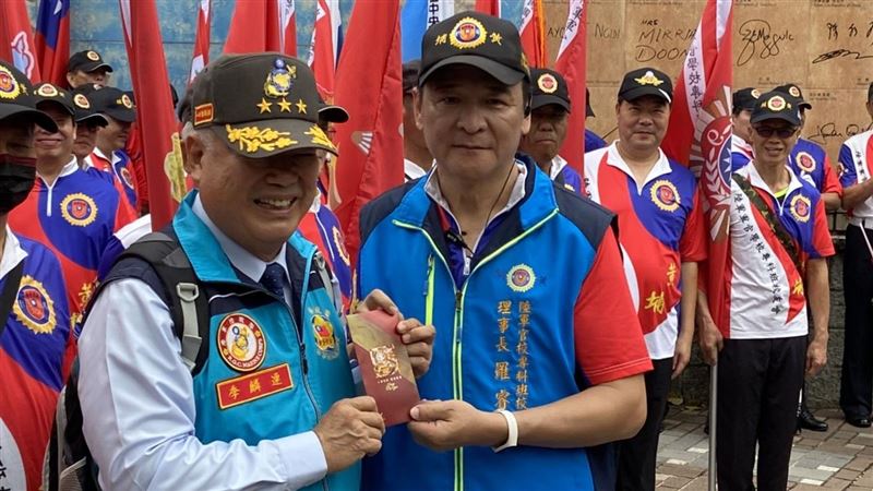 退役上將激動喊：保證誰都拿不下台灣