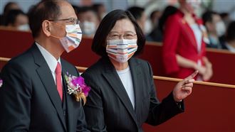 台灣隊長彩蛋來了…小英送國慶口罩