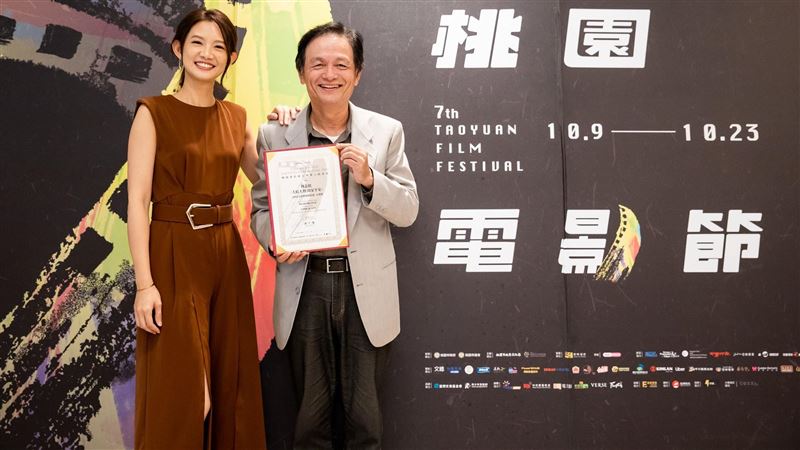 吳奕蓉尺度太大　母看不下去奪門而出