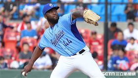 ▲富邦悍將先發投手索沙。（圖／記者劉彥池攝影）