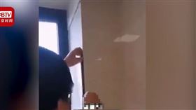 中國,武漢,裝潢,磁磚,雙面膠,粗糙（圖／翻攝自時間視頻）