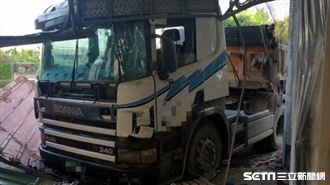 8旬嬤騎車鬼切　砂石車為閃她撞工地