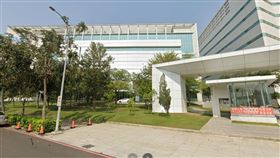 大立光受到華為訂單歸零加上鉅額匯兌損失，第3季表現不如預期，第4季訂單也不夠明朗，衝擊12日股價直接開低重挫逾9%，最低來到3065元。圖為大立光公司外觀。（圖取自Google地圖網頁google.com/maps）