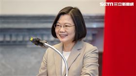 蔡英文接見「第58屆十大傑出青年當選人」。（圖／總統府提供）