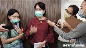 中央流行疫情指揮中心社區防疫組副組長楊靖慧（記者陳弋攝影）