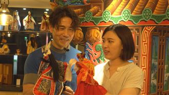 羅時豐夜會千金被抓包　竟拿出一大根