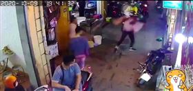 街頭,格鬥,越南,機車,愛的公主抱