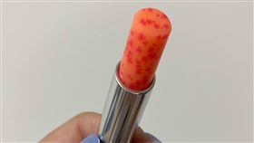 唇膏久沒用冒出紅色雪花　網暴動想買（圖／翻攝自美妝公社臉書）