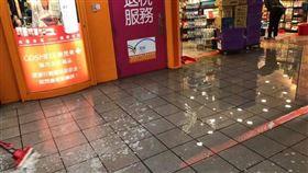 捷運,地下街,M4,漏水,牆壁,