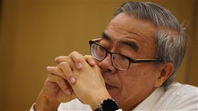 美中對立加上疫情　王文淵籲政府勿掉以輕心全國工業總會25日發表2020年白皮書，工總理事長王文淵表示，近期美中對立加上新冠疫情，對台灣經濟帶來莫大影響，呼籲政府不能掉以輕心，並提出務實、有效的政策因應。中央社記者徐肇昌攝　109年8月25日