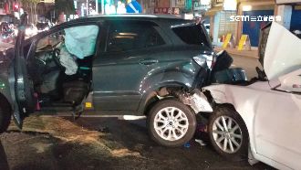 女駕駛喝茫連環撞　待轉汽機車衰2傷