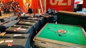 ▲中超廣州恆大的戰備物資，包括2張麻將桌。（圖／翻攝自微博）