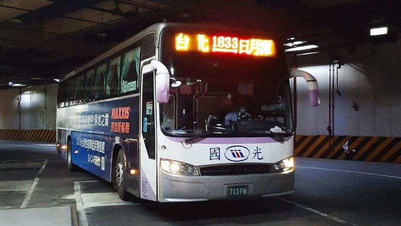 端午連假將至,公路局今(26)日公布,截至23日為止,國道客運端午連假期間售出的車票僅4.2萬張,不到連假國道客運總運能的2成。(示意圖/國光客運提供)