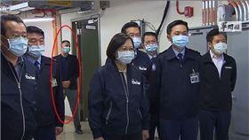 蔡英文視導樂山雷達站，疑美方技術顧問現身跟隨畫面曝光（圖／軍聞社提供）