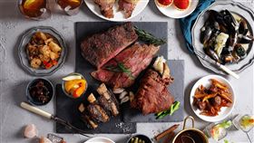 台北君悅酒店二樓茶苑搶攻肉食商機，10月16日起推出「歐陸現切肉食主義」吃到飽自助饗宴限時買一送一優惠。（圖／業者提供）
