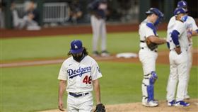 ▲岡索林（Tony Gonsolin）頂替柯蕭（Clayton Kershaw）先發國聯冠軍賽第2戰挨轟。（圖／美聯社／達志影像）