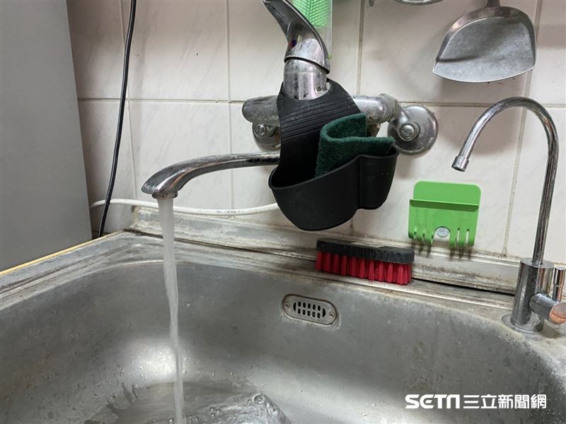 婦人的用水量突然暴增，自來水公司察覺有異前往查看，破門入內發現婦人已死亡。（示意圖／資料照）