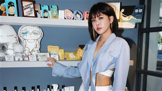 獨/為這句…火辣女星斷60公分長髮