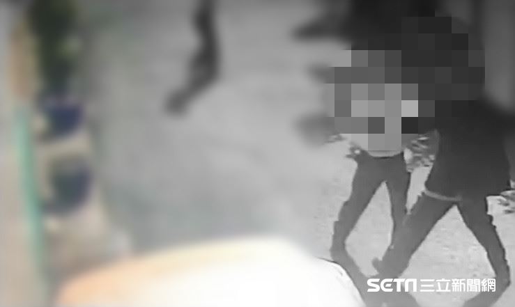 壯兒持玻璃刺他　8旬老父胸口滲血逃
