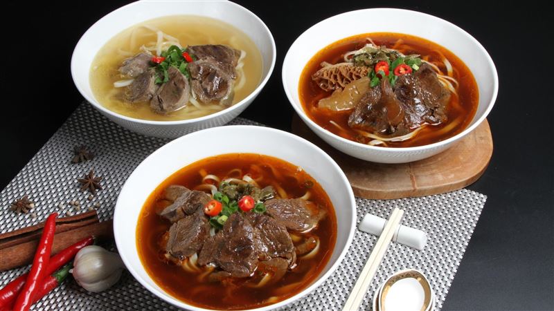 商務艙才有！全家開賣長榮空廚牛肉麵