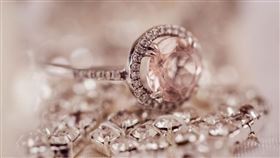 鑽石，珠寶，鑽戒（示意圖／翻攝自Pixabay）