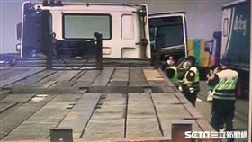 聯結車駕駛暴斃前選擇自撞「不想撞到別人」