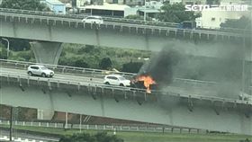國道,五楊,路肩,火燒車,無人傷亡,