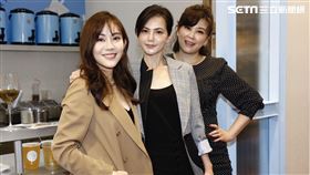 簡沛恩邀好友方馨、王宇婕出席加盟展為手搖飲品牌站台。（圖／記者林聖凱攝影）